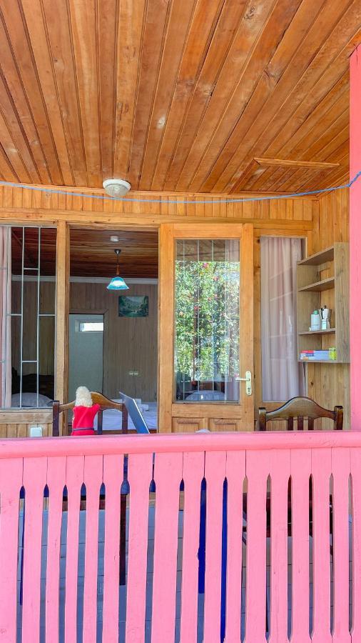 Cottage Коттеджи С Балконом コブレチ エクステリア 写真
